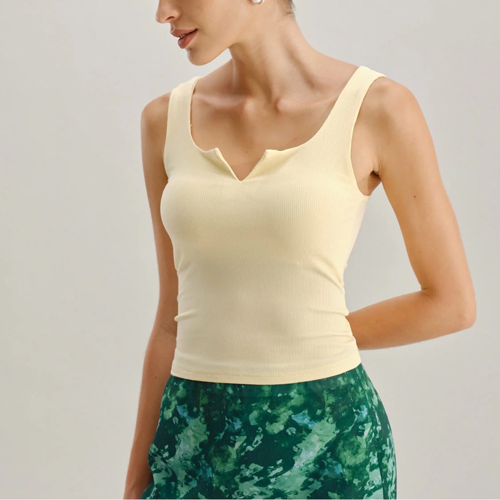 Rihoas Yellow V Neck Ribbed Knit Tank Top